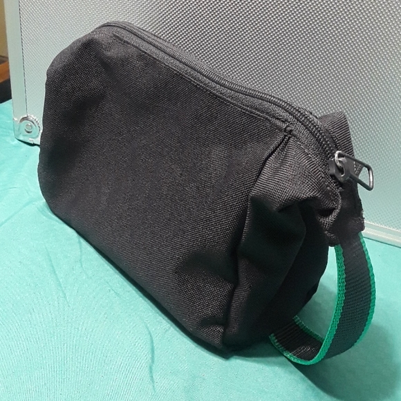 ADIDAS TOILETRY BAG - Picture 2 of 8